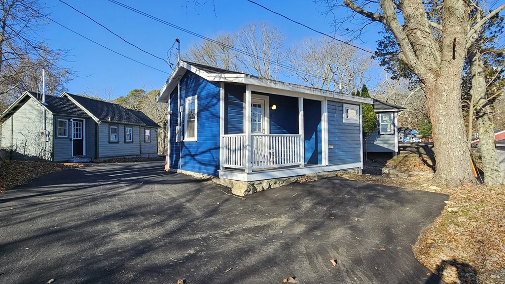1 bed, 1 bath apartment for rent at 825 Scenic Hwy Unit 11, Bourne — photo 1 of 28