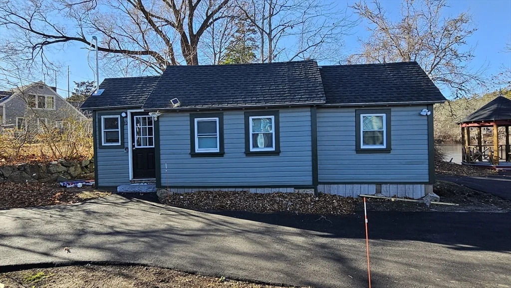 2 bed, 1 bath apartment for rent at 825 Scenic Hwy Unit 12, Bourne — photo 3 of 37