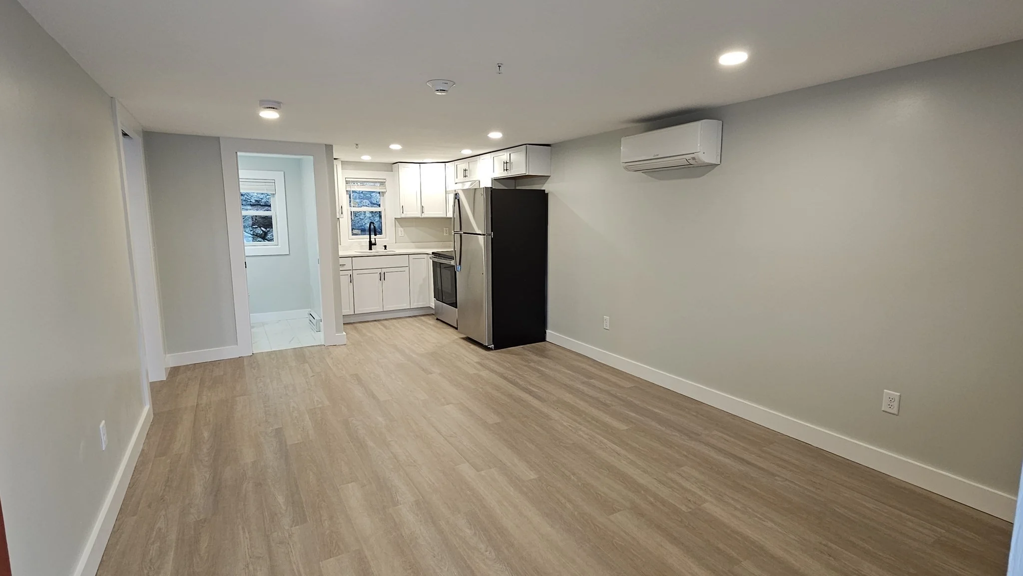1 bed, 1 bath apartment for rent at 825 Scenic Hwy Unit 2, Bourne — photo 2 of 20