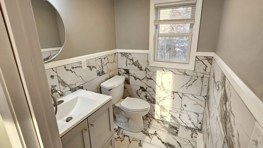 1 bed, 1 bath apartment for rent at 825 Scenic Hwy Unit 4, Bourne — photo 8 of 27