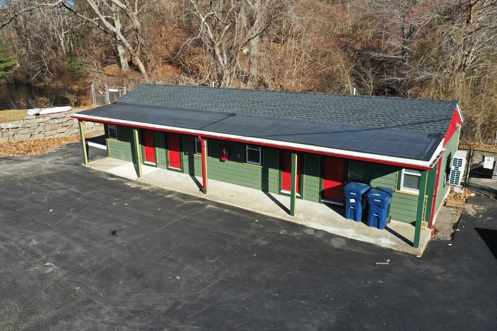 1 bed, 1 bath apartment for rent at 825 Scenic Hwy Unit 4, Bourne — photo 1 of 27