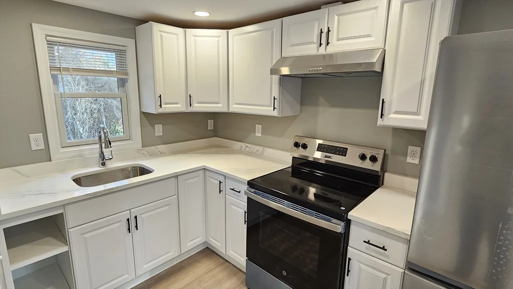 1 bed, 1 bath apartment for rent at 825 Scenic Hwy Unit 4, Bourne — photo 5 of 27