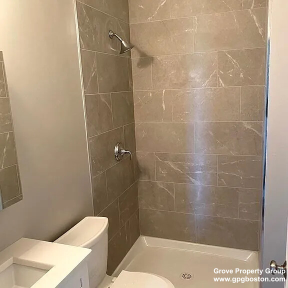 3 bed, 2 bath apartment for rent at 828 East 2nd St Unit 2, South Boston — photo 1 of 10