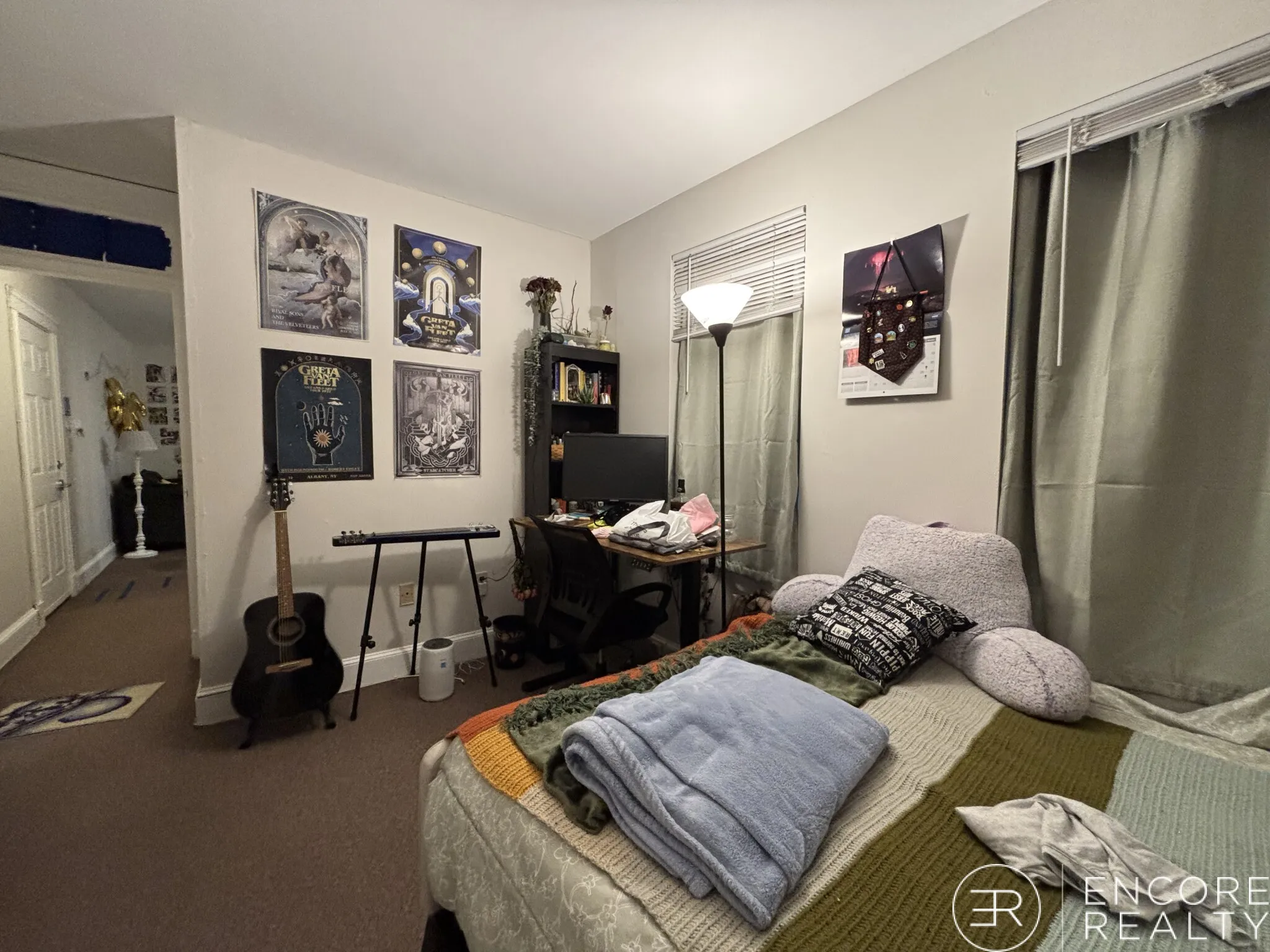 3 bed, 1 bath apartment for rent at 829 Beacon St Unit 111, Fenway — photo 2 of 7