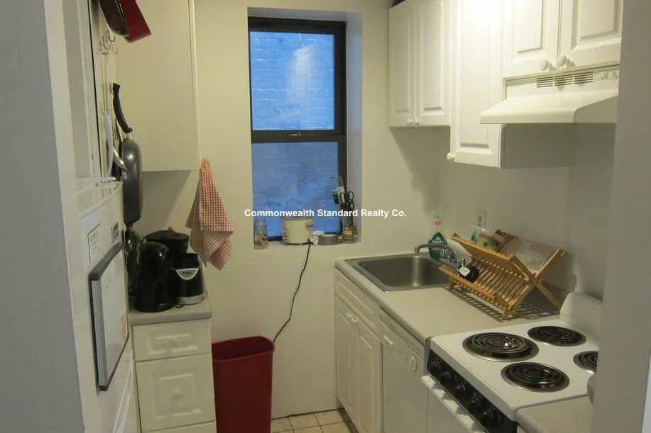 3 bed, 1 bath apartment for rent at 829 Beacon St Unit 1E, Fenway — photo 17 of 26