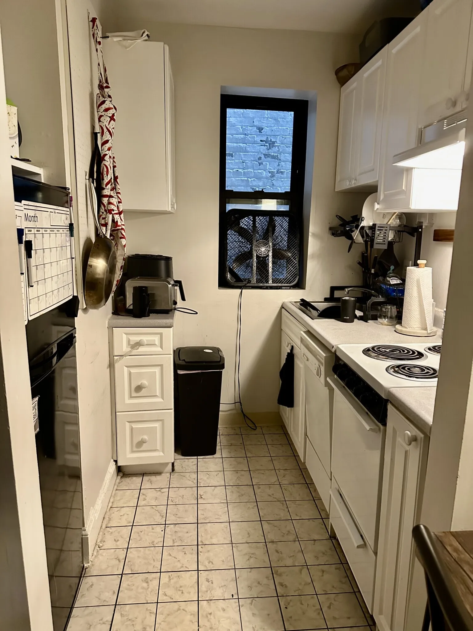 3 bed, 1 bath apartment for rent at 829 Beacon St Unit 1E, Fenway — photo 4 of 26