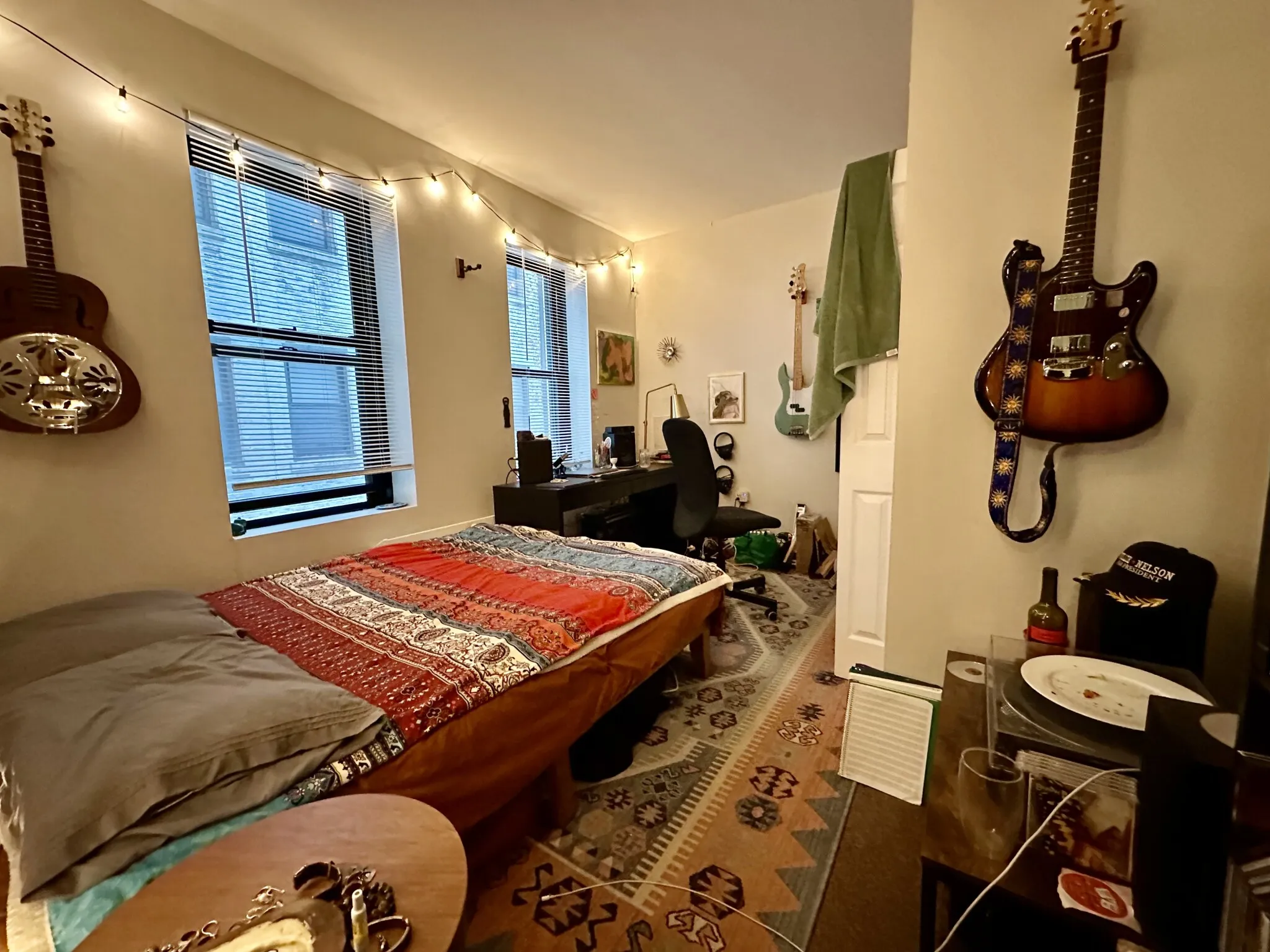 3 bed, 1 bath apartment for rent at 829 Beacon St Unit 1E, Fenway — photo 8 of 26