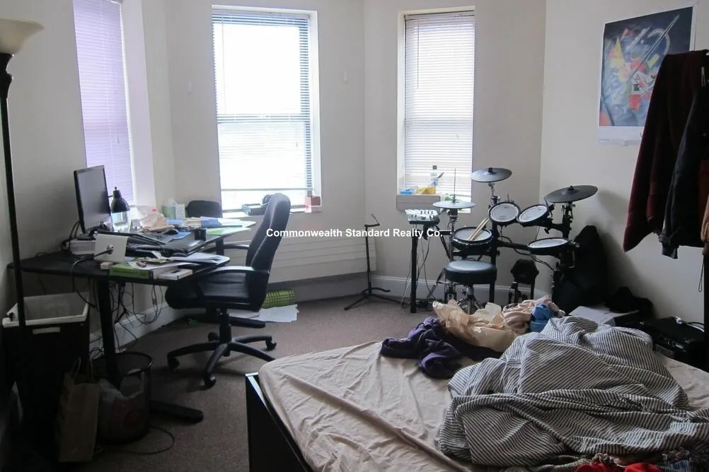 3 bed, 1 bath apartment for rent at 829 Beacon St Unit 1E, Fenway — photo 13 of 26