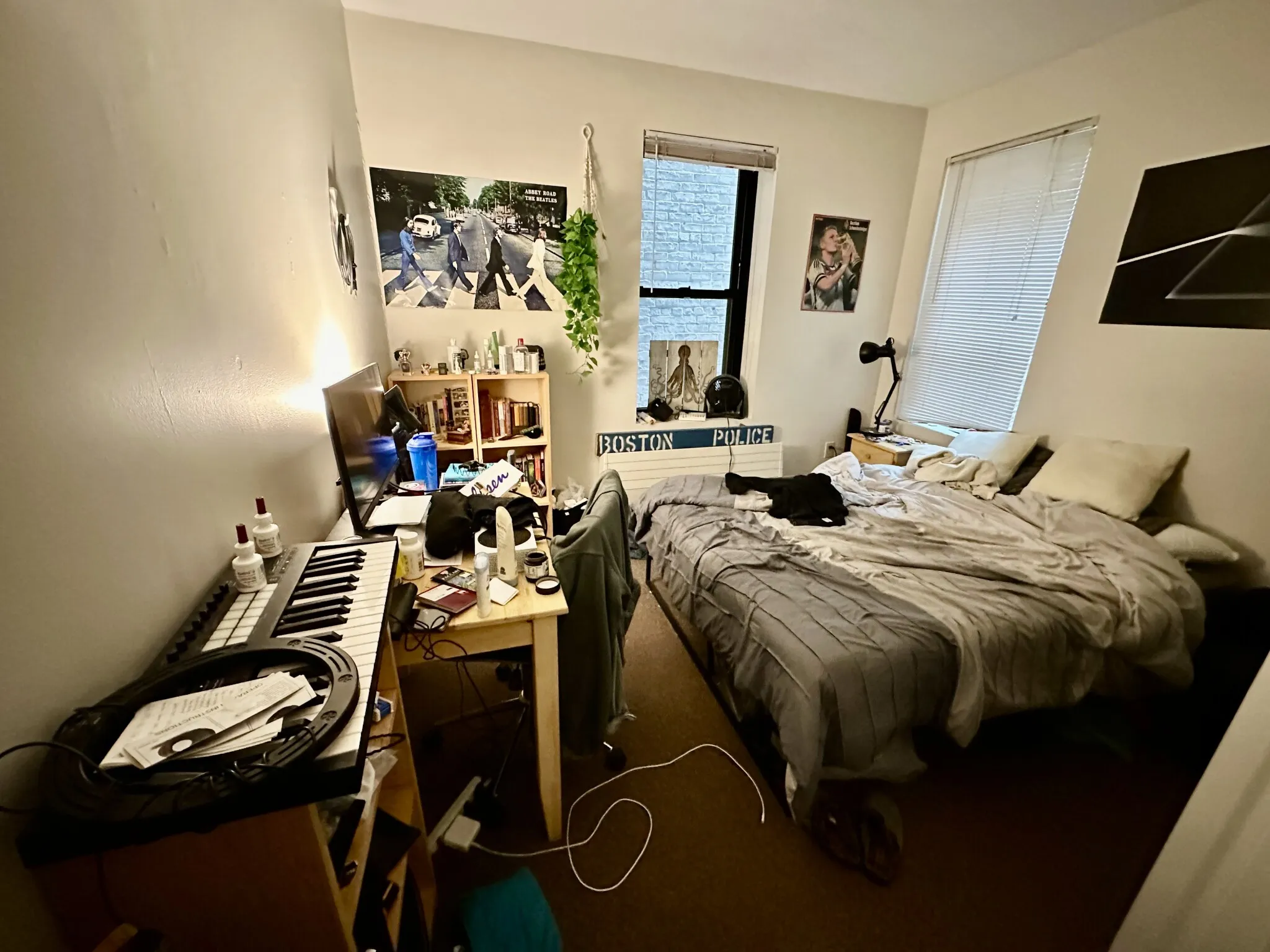3 bed, 1 bath apartment for rent at 829 Beacon St Unit 1E, Fenway — photo 2 of 26