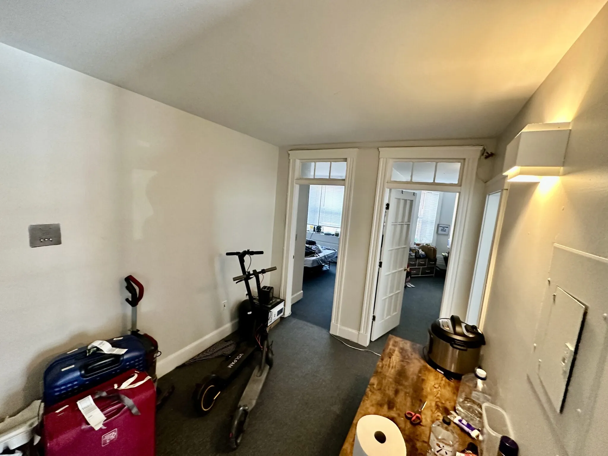 3 bed, 1 bath apartment for rent at 829 Beacon St Unit 2B, Fenway — photo 3 of 9