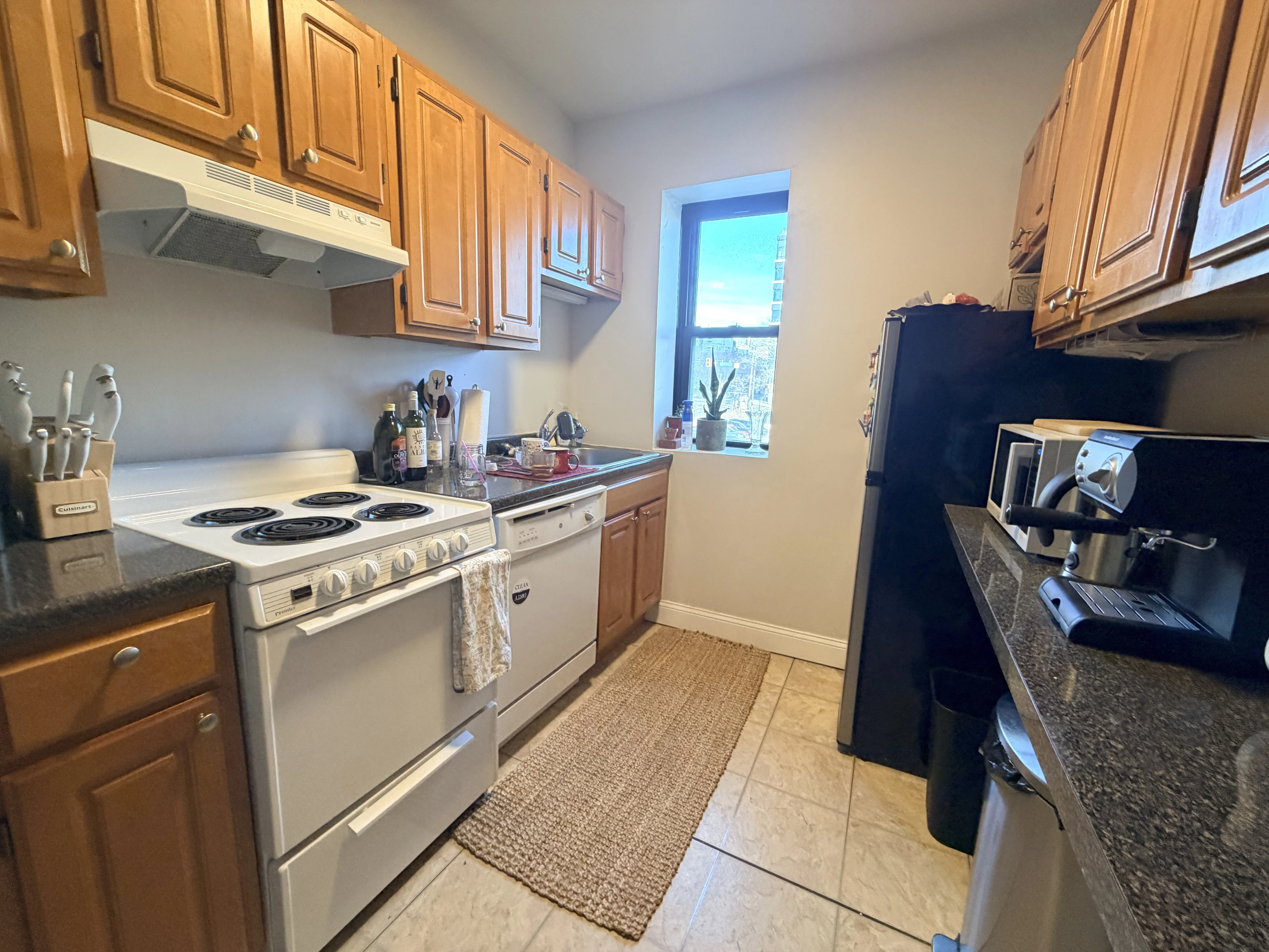 2 bed, 1 bath apartment for rent at 829 Beacon St Unit 2C, Fenway