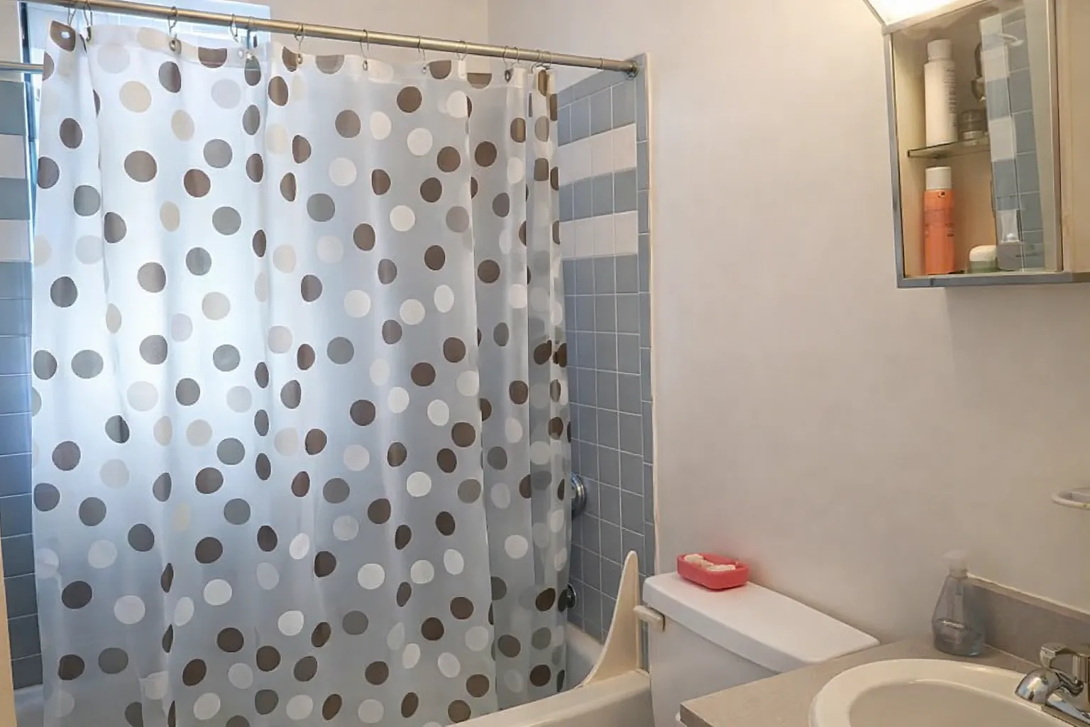 1 bed, 1 bath apartment for rent at 829 Beacon St Unit 2C, Fenway — photo 1 of 12