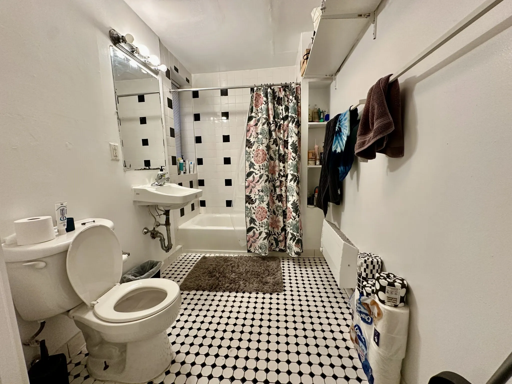 3 bed, 1 bath apartment for rent at 829 Beacon St Unit 3A, Fenway — photo 5 of 16