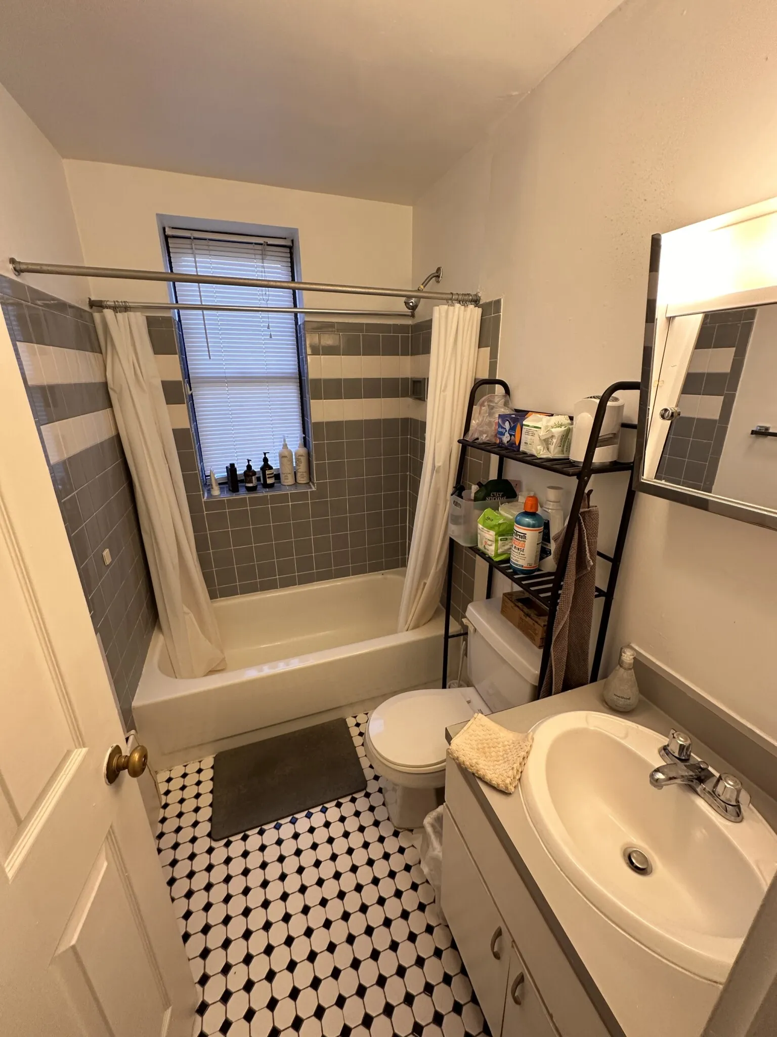 2 bed, 1 bath apartment for rent at 829 Beacon St Unit 3B, Fenway — photo 2 of 24