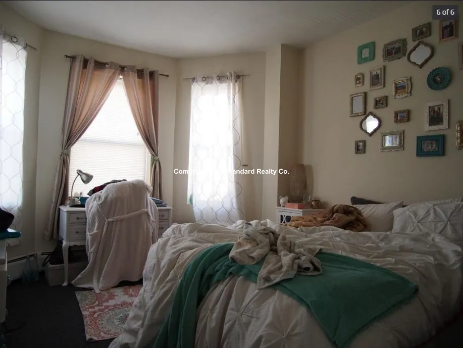 3 bed, 1 bath apartment for rent at 829 Beacon St Unit 4E, Fenway — photo 4 of 18