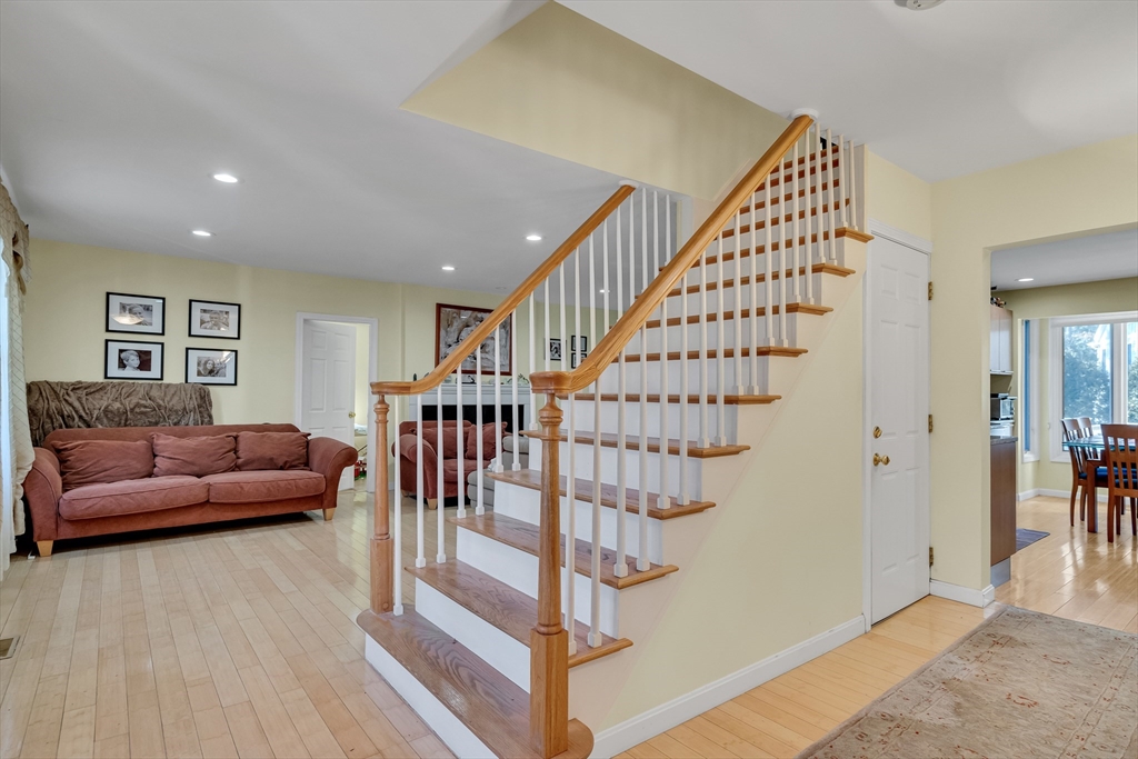 5 bed, 4+ bath apartment for rent at 829 Chestnut St Unit 829, Waban — photo 10 of 24