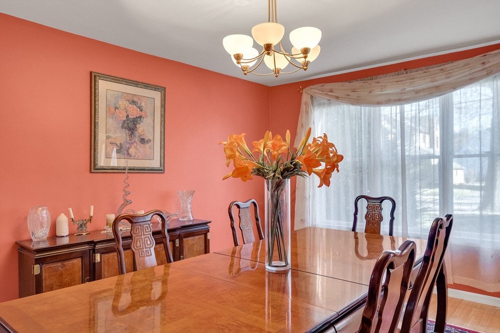 5 bed, 4+ bath apartment for rent at 829 Chestnut St Unit 829, Waban — photo 8 of 24