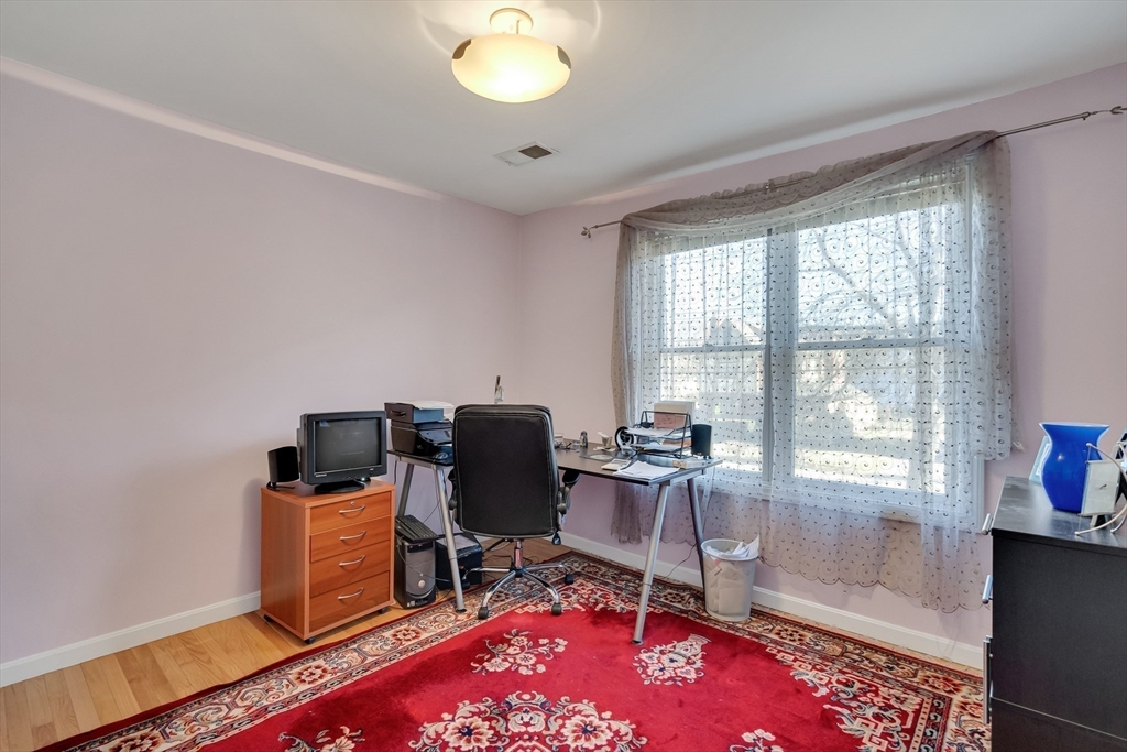 5 bed, 4+ bath apartment for rent at 829 Chestnut St Unit 829, Waban — photo 21 of 24