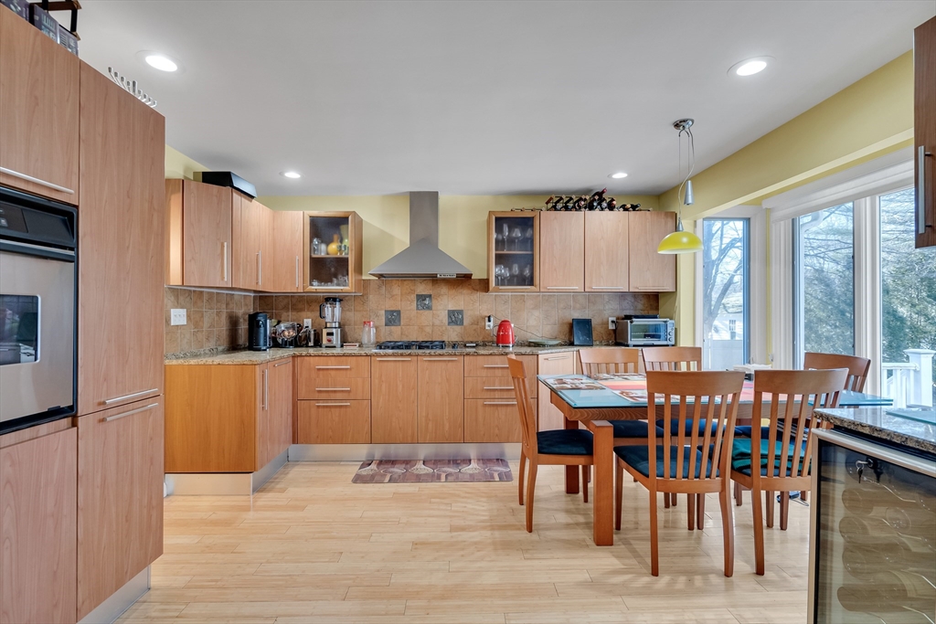 5 bed, 4+ bath apartment for rent at 829 Chestnut St Unit 829, Waban — photo 4 of 24