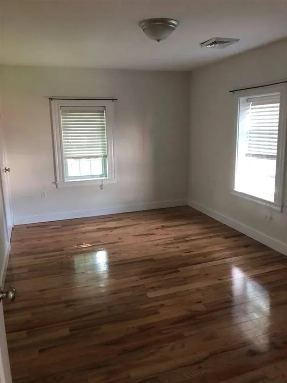 3 bed, 2 bath apartment for rent at 83.5 Market St Unit 83.5, Amesbury — photo 9 of 10