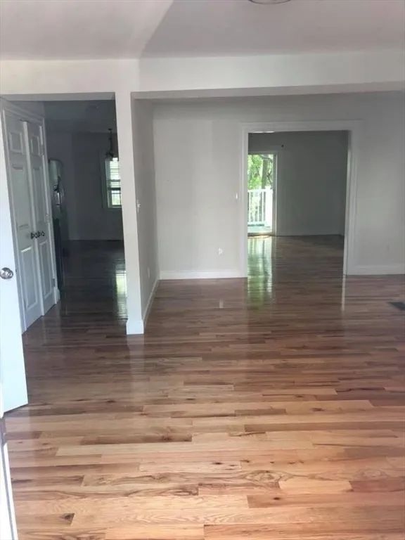 3 bed, 2 bath apartment for rent at 83.5 Market St Unit 83.5, Amesbury — photo 2 of 10