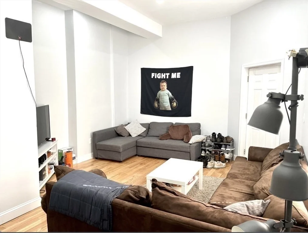 5 bed, 2 bath apartment for rent at 83-85 Highland St Unit 1, Roxbury — photo 4 of 9