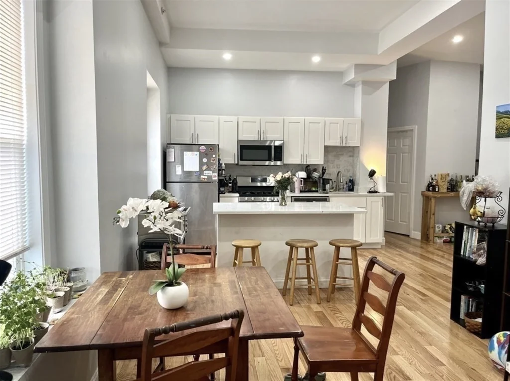 5 bed, 2 bath apartment for rent at 83-85 Highland St Unit 1, Roxbury — photo 1 of 9