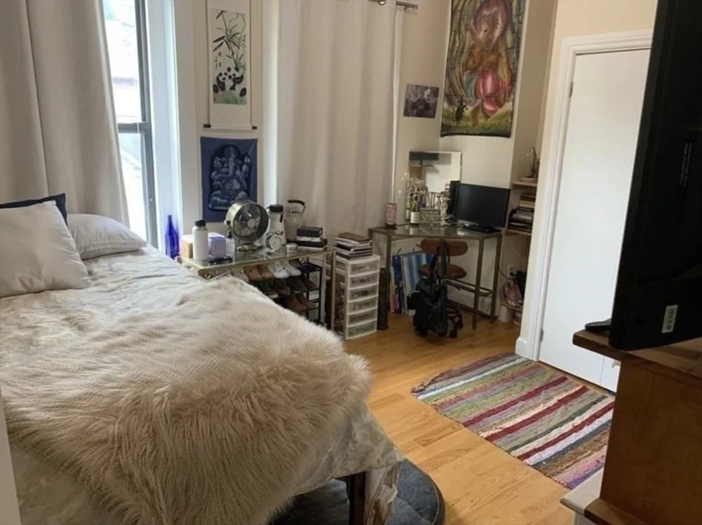 5 bed, 2 bath apartment for rent at 83-85 Highland St Unit 2, Roxbury — photo 8 of 11