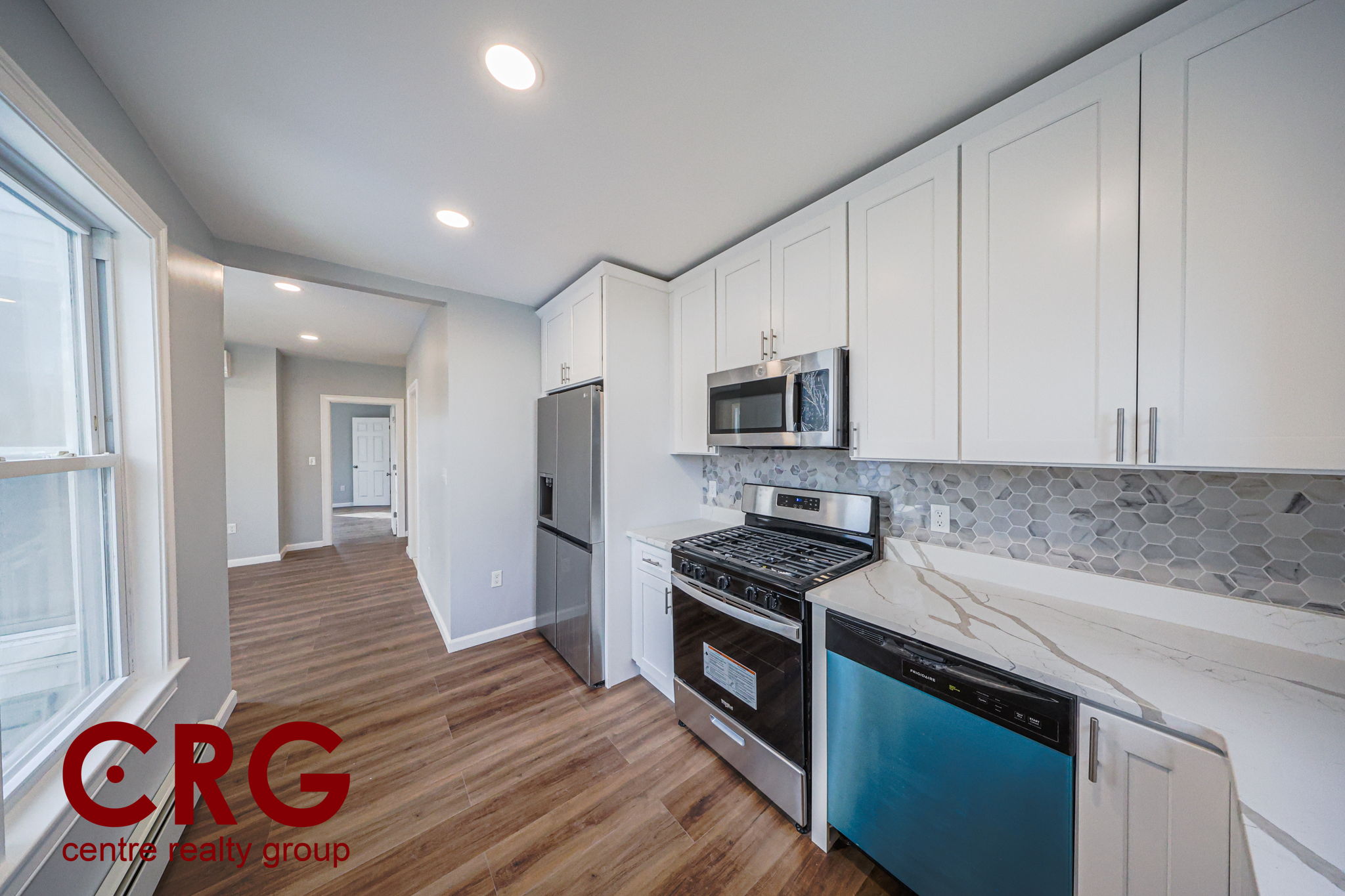5 bed, 3 bath apartment for rent at 83 Alder St Unit C, South Side — photo 2 of 22