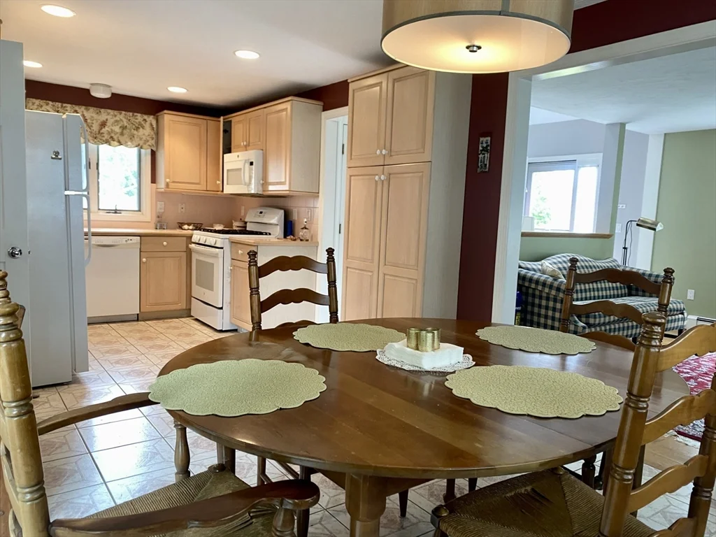 2 bed, 2 bath apartment for rent at 83 Ann Vinal, East Braintree — photo 5 of 18