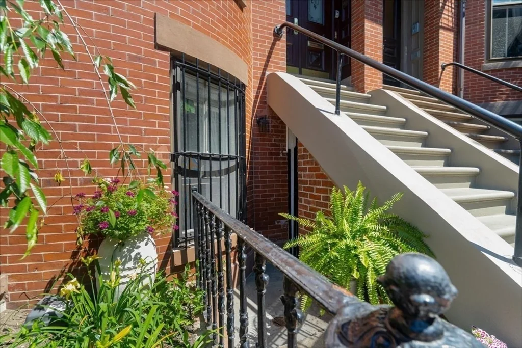 2 bed, 2 bath apartment for rent at 83 Appleton St Unit 1, South End — photo 2 of 21