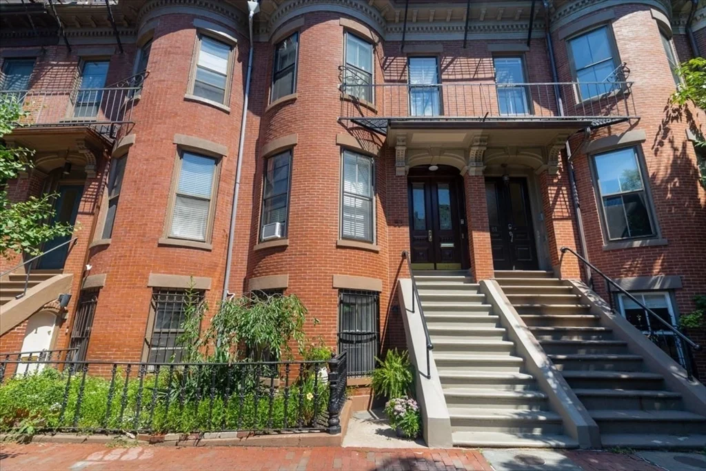 2 bed, 2 bath apartment for rent at 83 Appleton St Unit 1, South End