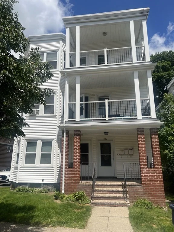 2 bed, 1 bath apartment for rent at 83 Belgrade Unit 3, Roslindale