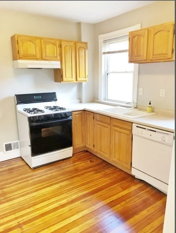 3 bed, 2 bath apartment for rent at 83 Bigelow St Unit 2, Quincy — photo 12 of 23