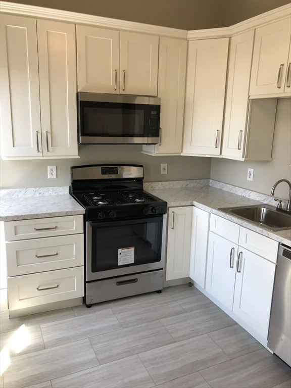 3 bed, 1 bath apartment for rent at 83 Bigelow St Unit 3, Quincy — photo 2 of 20