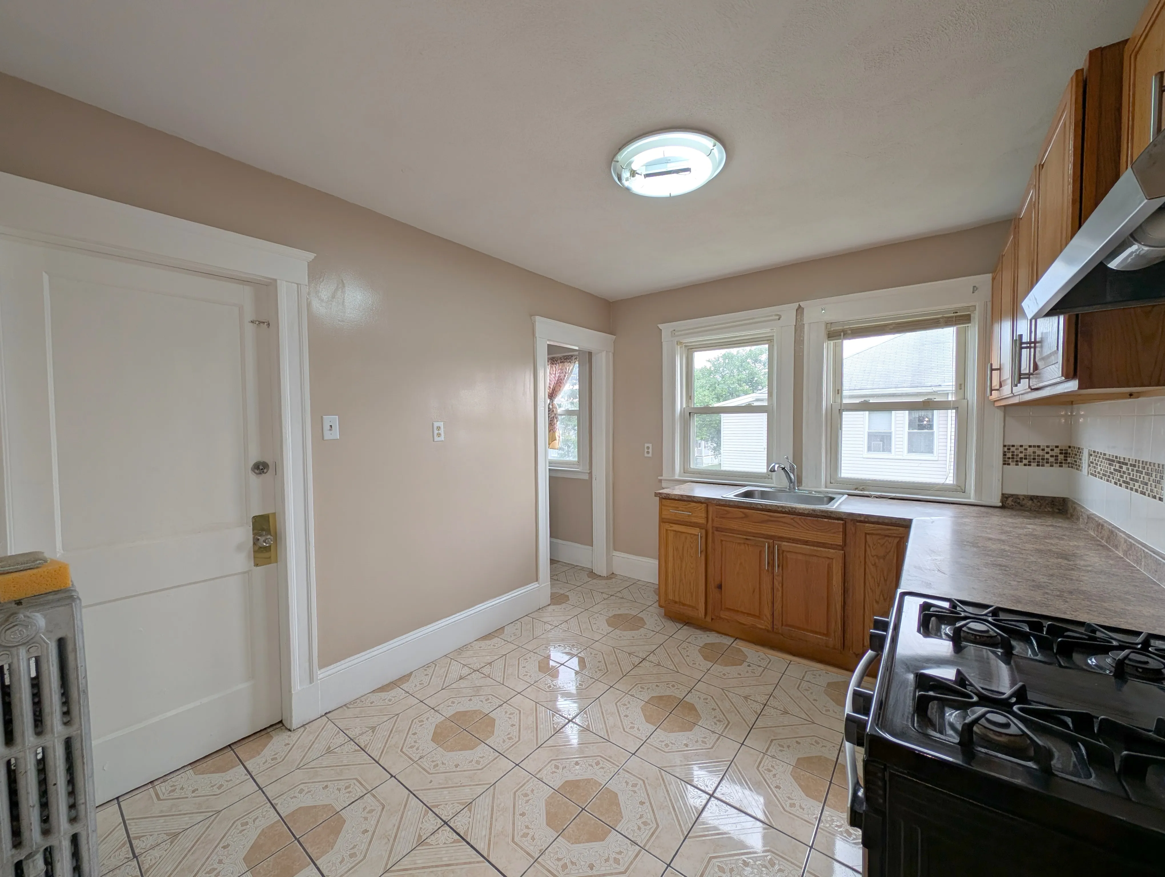 2 bed, 1 bath apartment for rent at 83 Billings Ave Unit 83, South Medford — photo 10 of 20