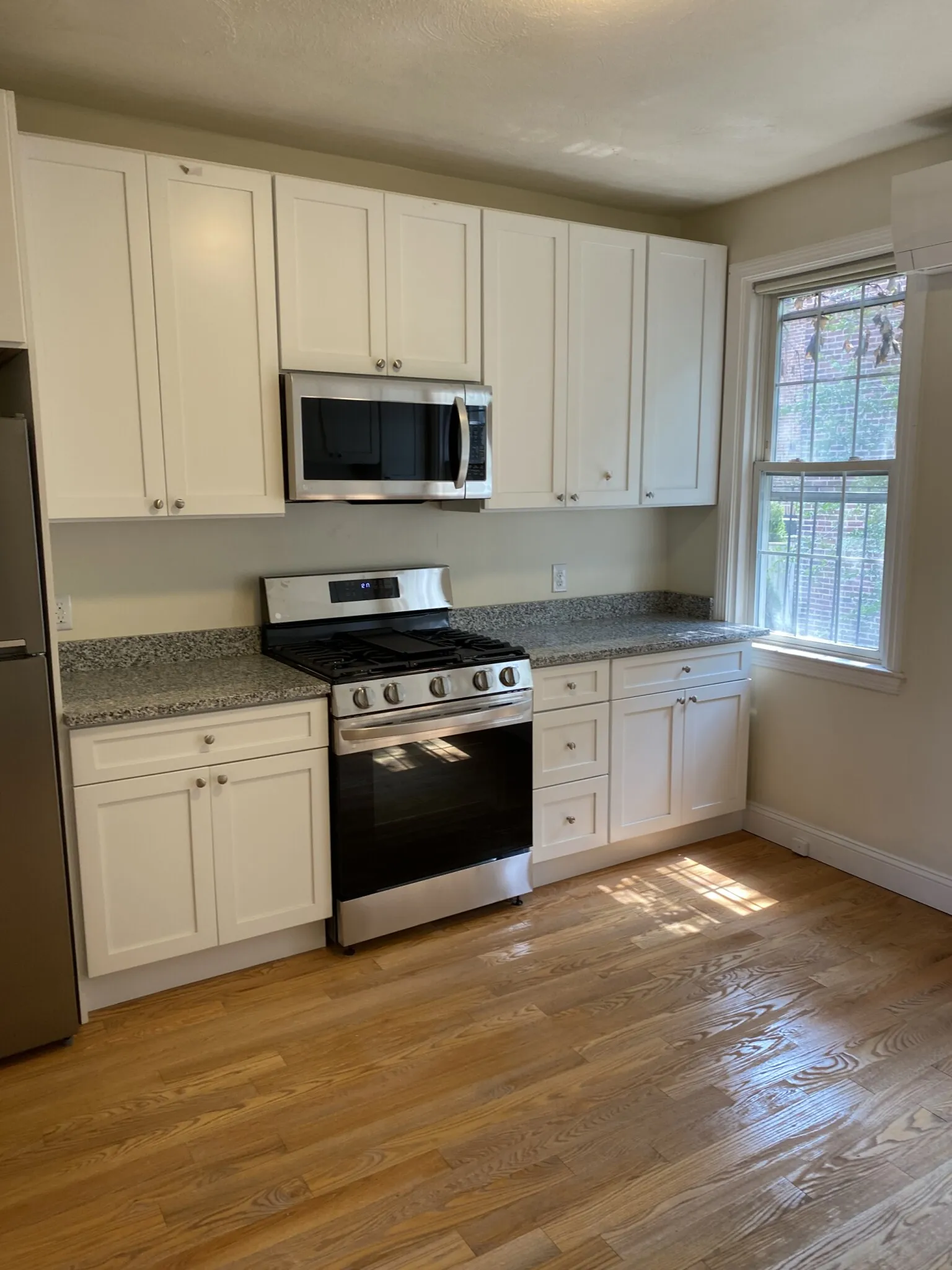 Studio bed, 1 bath apartment for rent at 83 Bolton St Unit 1, South Boston — photo 1 of 9