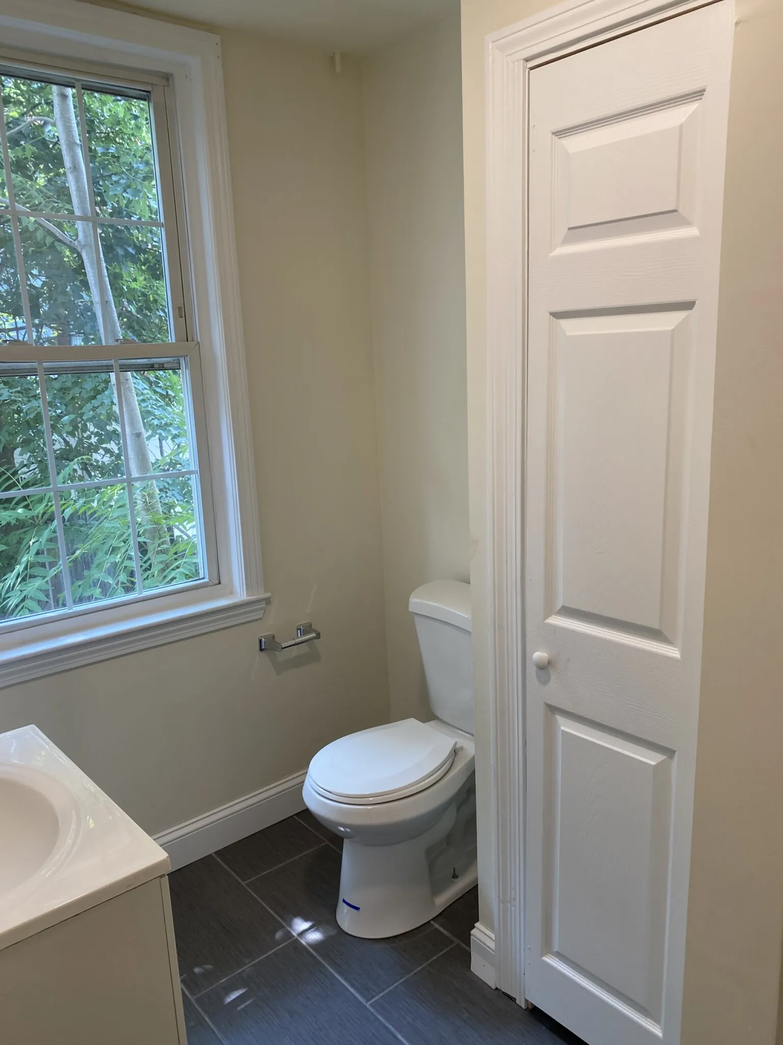 Studio bed, 1 bath apartment for rent at 83 Bolton St Unit 1, South Boston — photo 4 of 9