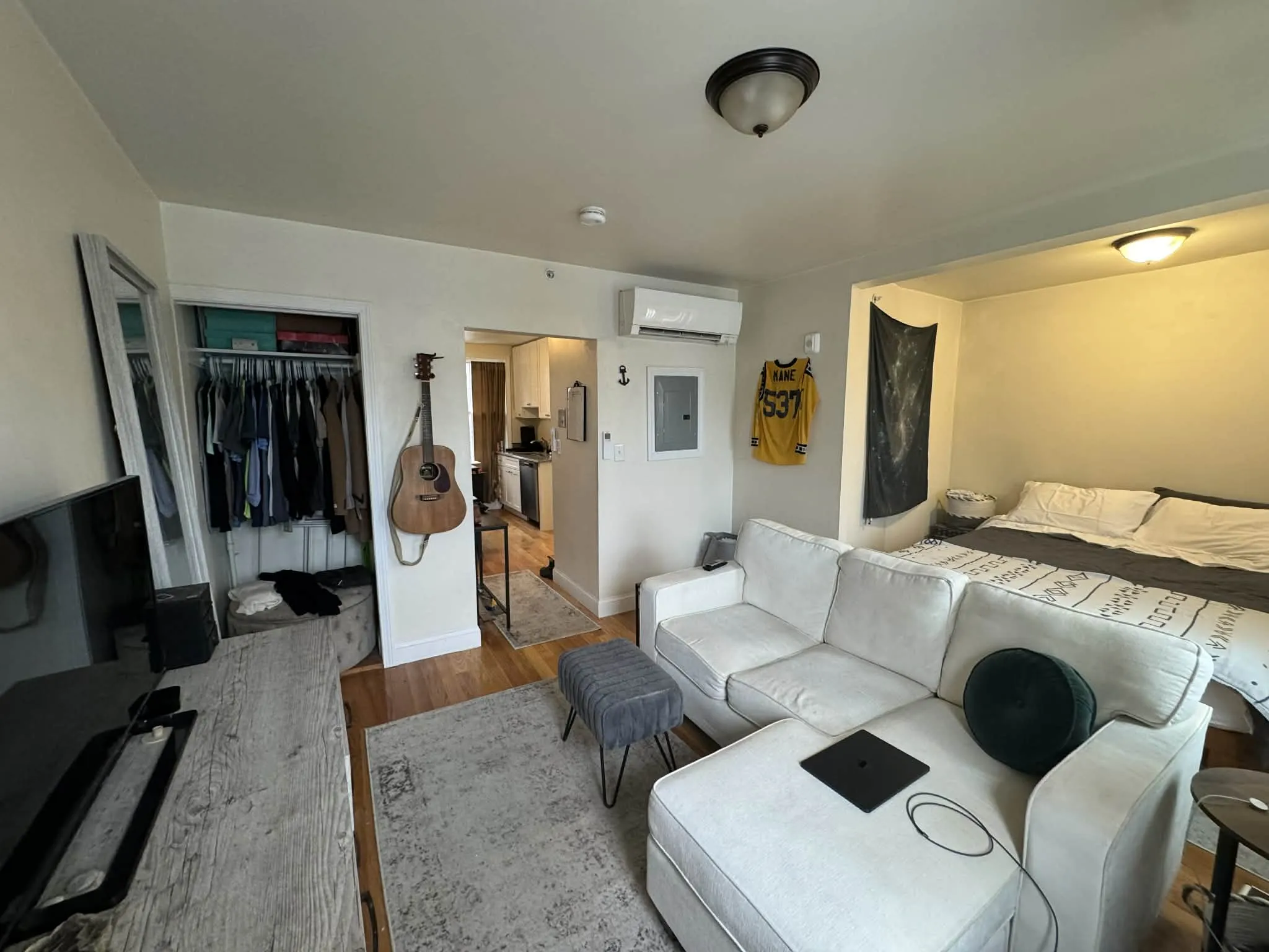 Studio bed, 1 bath apartment for rent at 83 Bolton St Unit 2, South Boston