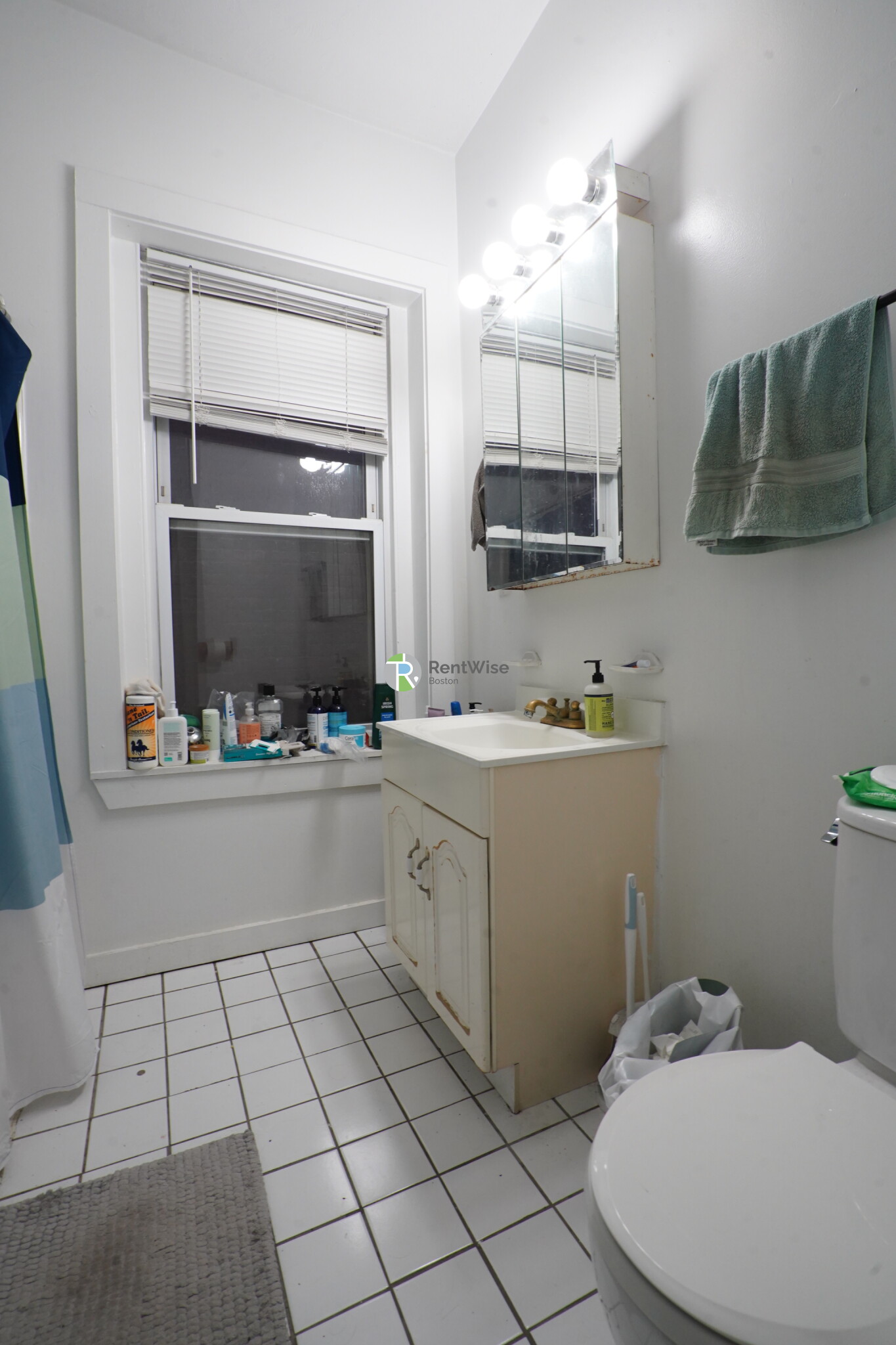 3 bed, 1.5 bath apartment for rent at 83 Brighton Ave Unit 2, Allston — photo 16 of 17