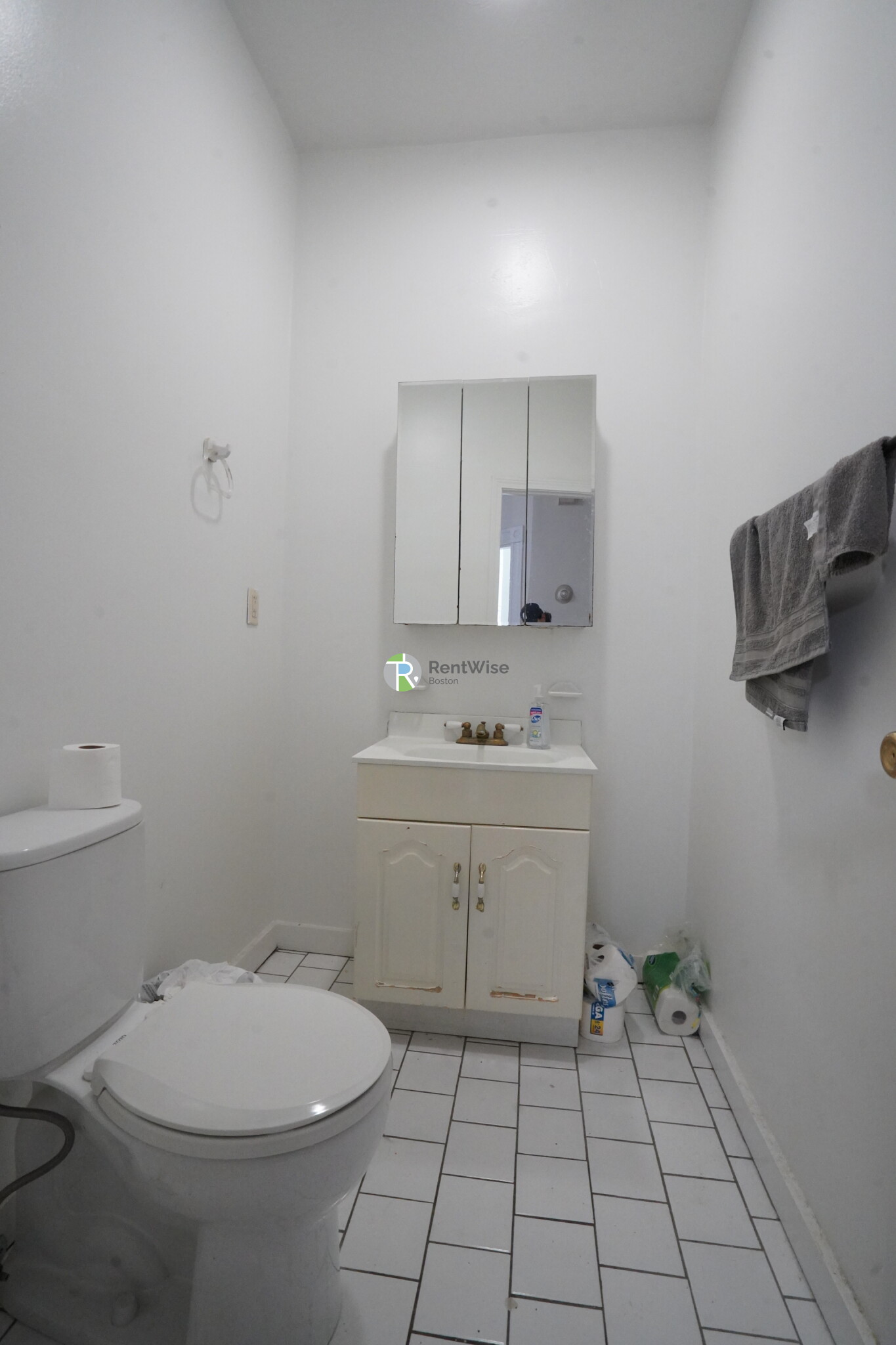 3 bed, 1.5 bath apartment for rent at 83 Brighton Ave Unit 2, Allston — photo 15 of 17
