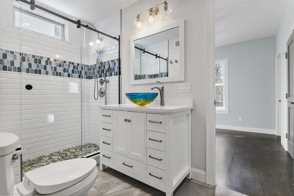 3 bed, 3 bath apartment for rent at 83 Centre St Unit 1, Dorchester — photo 16 of 20