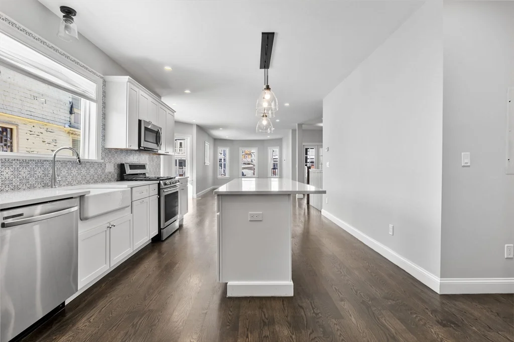 3 bed, 3 bath apartment for rent at 83 Centre St Unit 1, Dorchester — photo 7 of 20