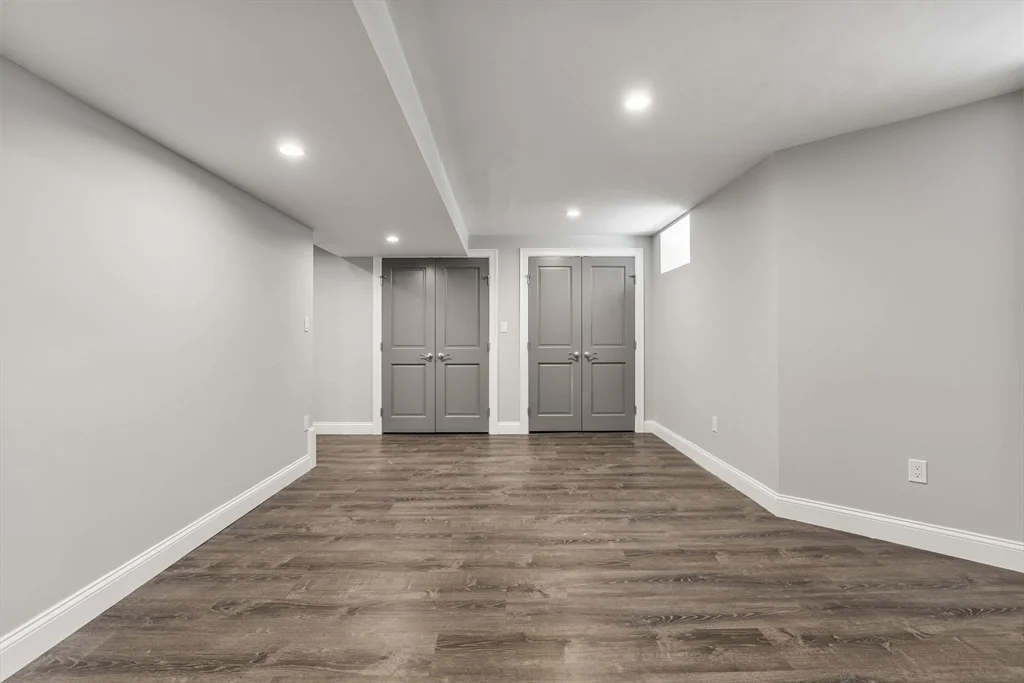 3 bed, 3 bath apartment for rent at 83 Centre St Unit 1, Dorchester — photo 13 of 20