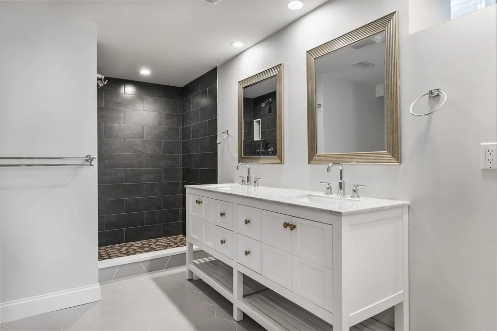 3 bed, 3 bath apartment for rent at 83 Centre St Unit 1, Dorchester — photo 10 of 20