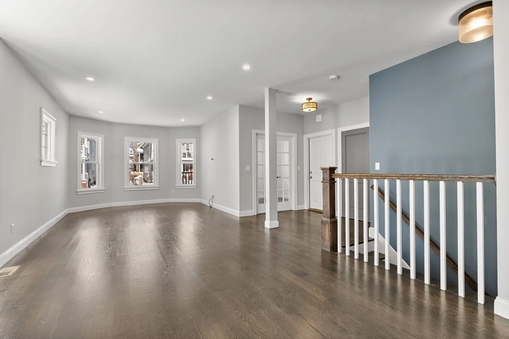 3 bed, 3 bath apartment for rent at 83 Centre St Unit 1, Dorchester — photo 6 of 20