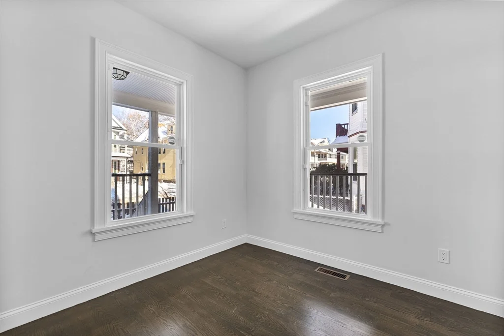 3 bed, 3 bath apartment for rent at 83 Centre St Unit 1, Dorchester — photo 5 of 20