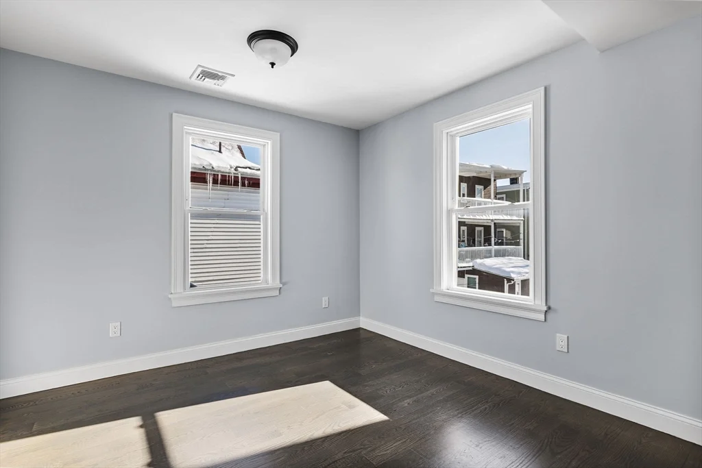 4 bed, 3 bath apartment for rent at 83 Centre St Unit 2, Dorchester — photo 23 of 27
