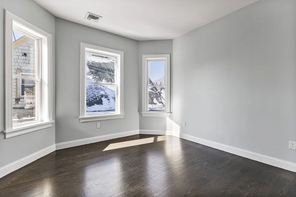 4 bed, 3 bath apartment for rent at 83 Centre St Unit 2, Dorchester — photo 17 of 27