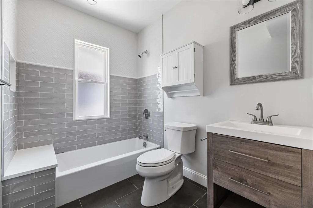 4 bed, 3 bath apartment for rent at 83 Centre St Unit 2, Dorchester — photo 7 of 27
